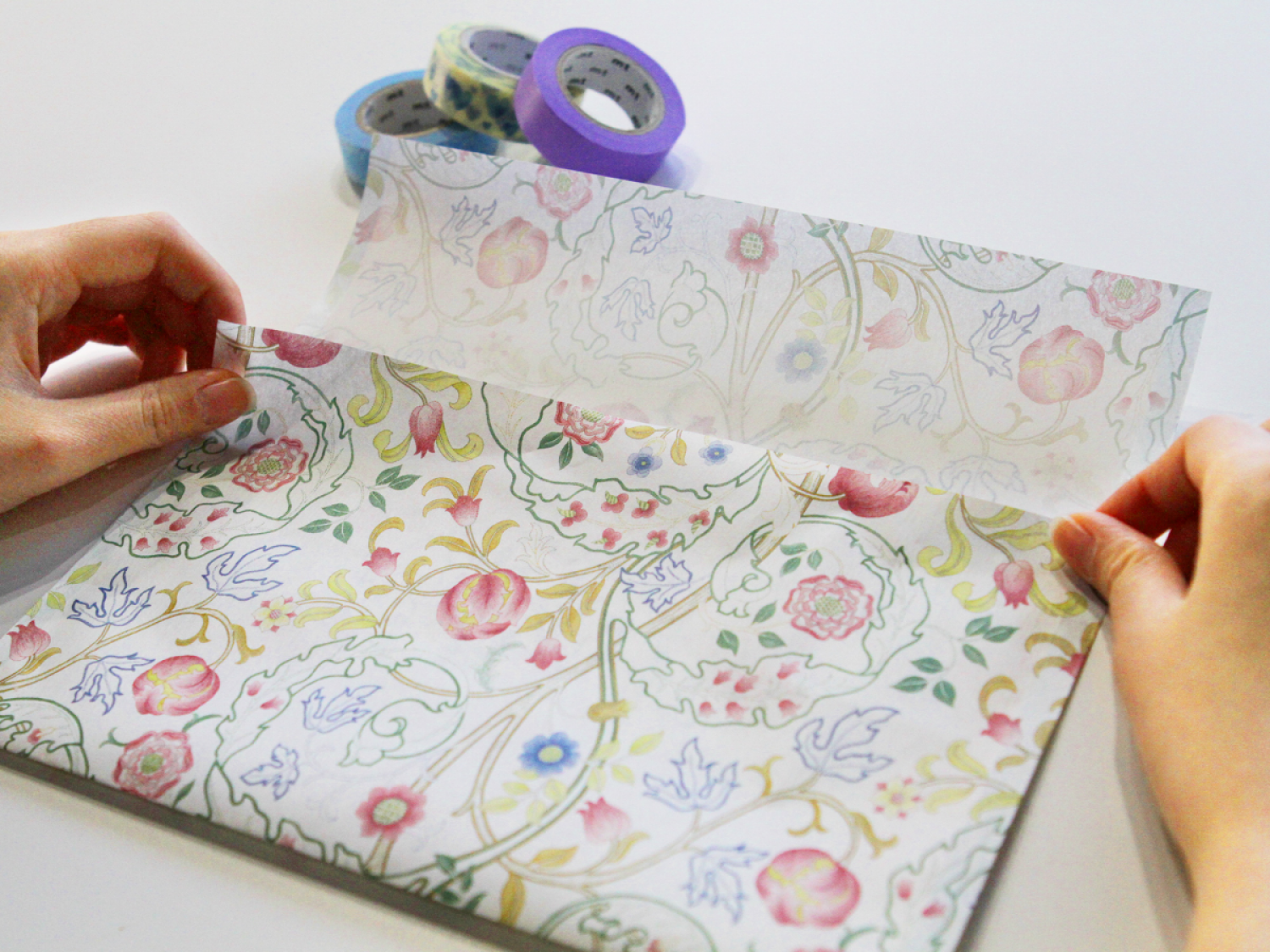 両端に糊加工が施されています